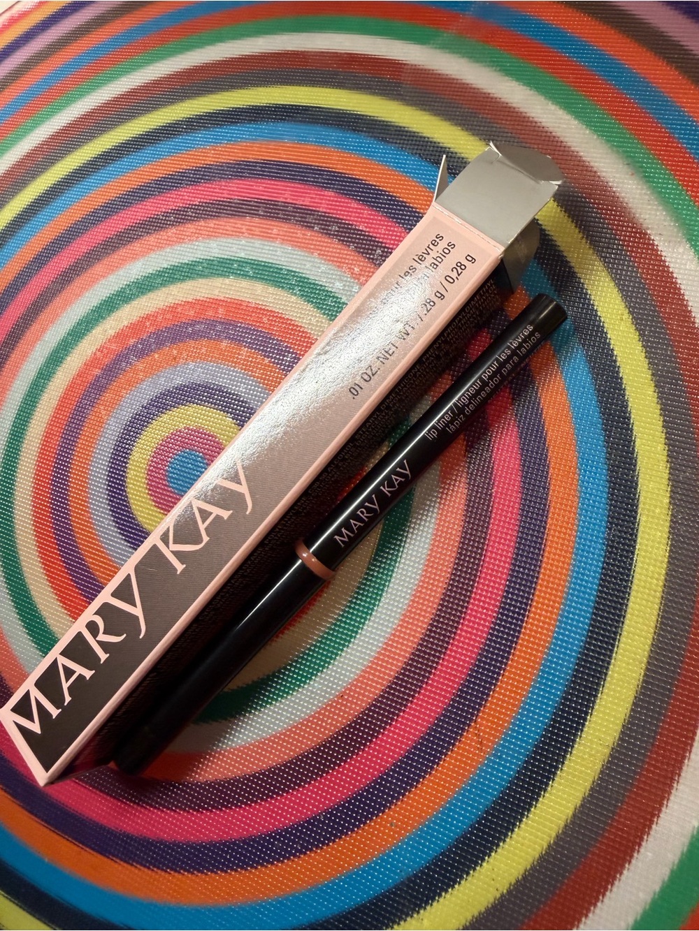 Mary Kay Lip Liner Pencil in Neutral! New!